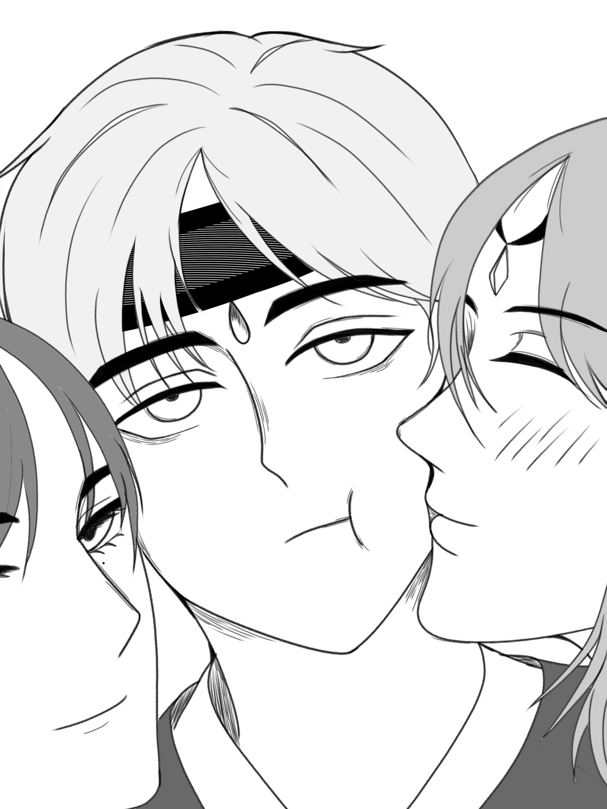 Mqh tay 3 rực lửa ngang trái